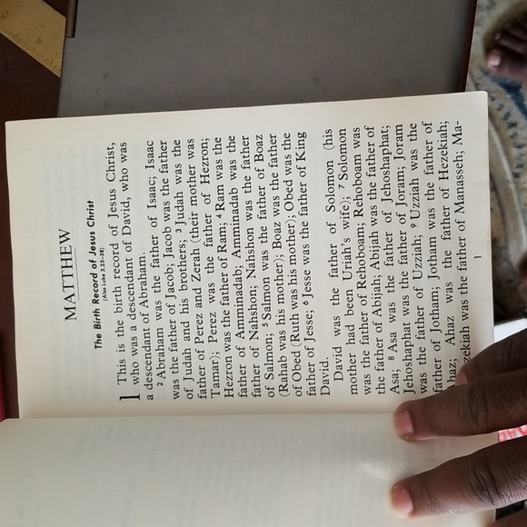 Giant Print Good News New Testaments - Picture 6 of 9